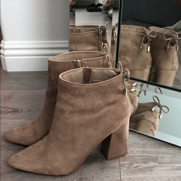 Shoes - Suede booties